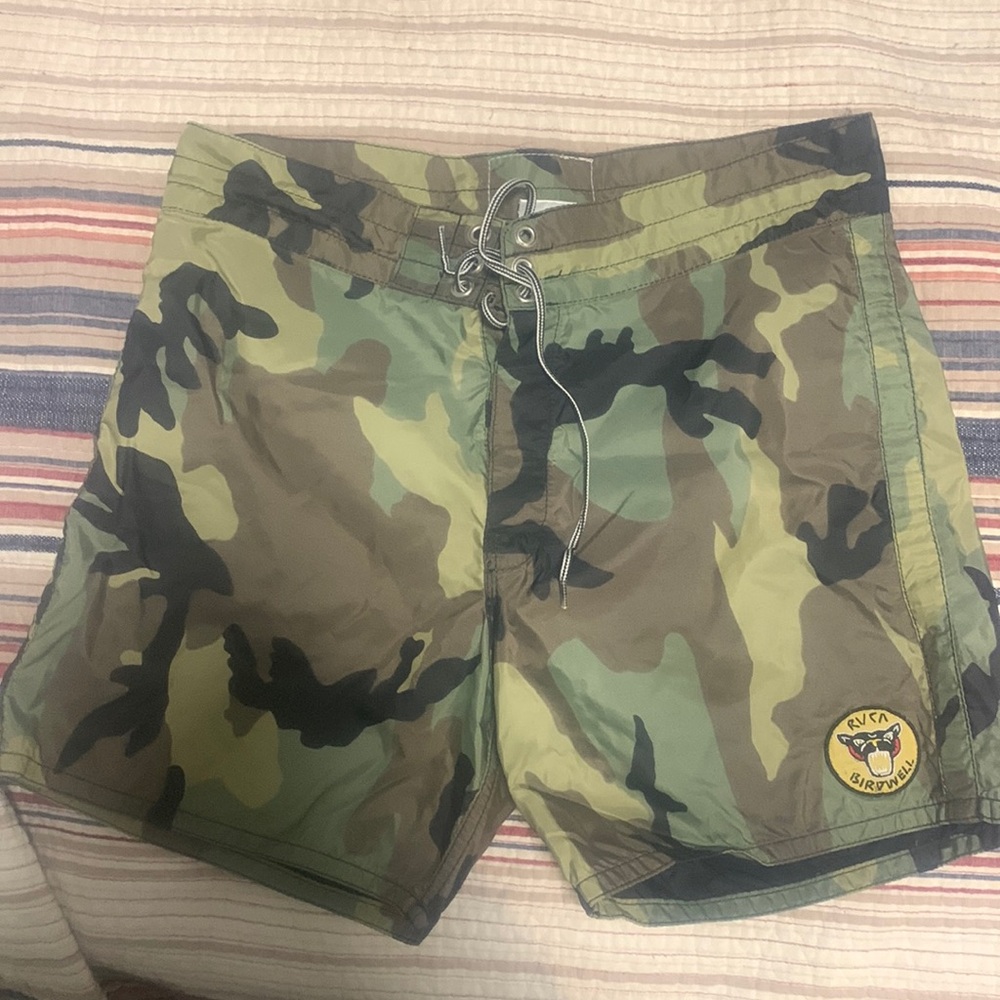 Birdwell x RVCA men’s 32 boardshorts